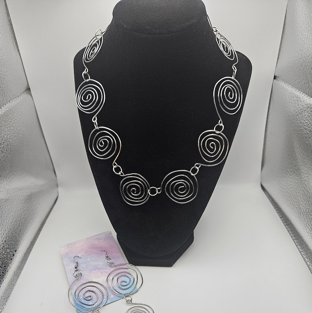Swirl necklace and earrings
